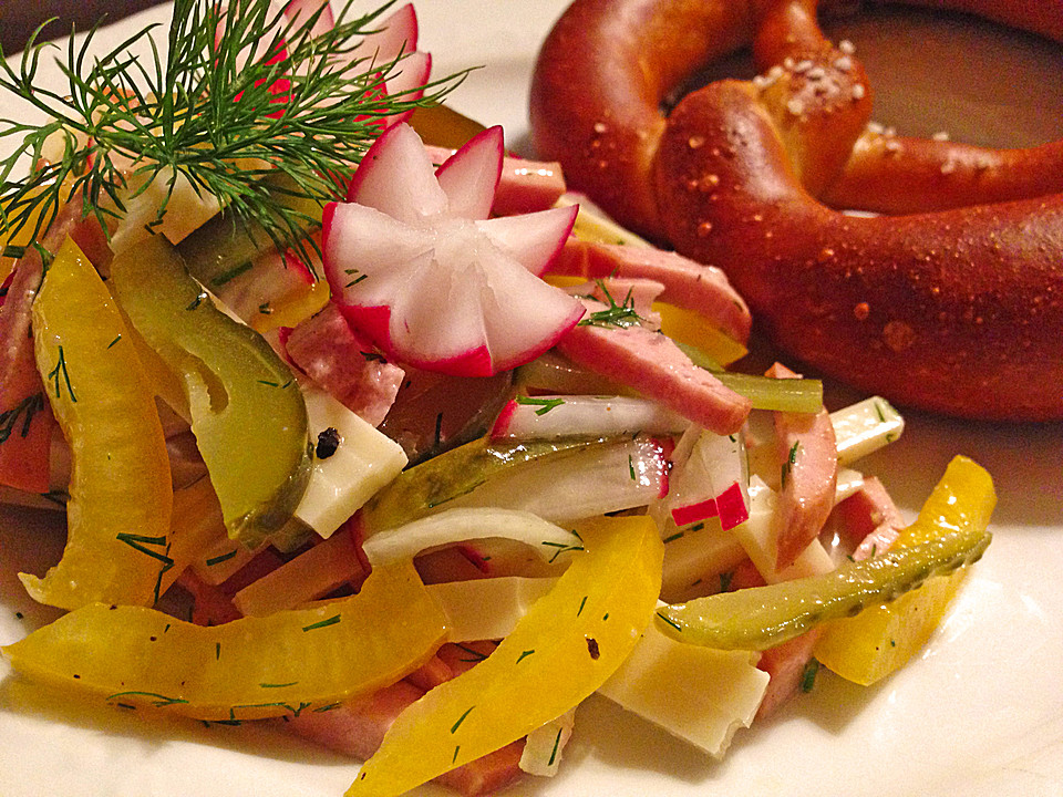 Wurst-Käse-Salat von PitZwo | Chefkoch.de