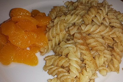 Bröselnudeln mit Apfelmus 7