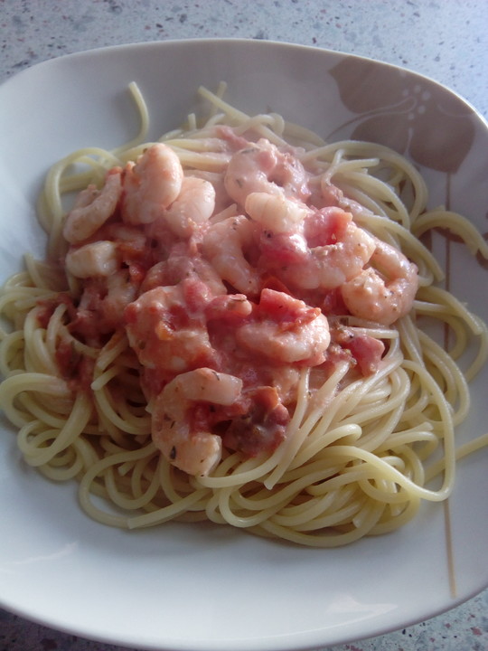 Spaghetti mit Krabben - Tomaten - Sahnesoße von bärchen23 | Chefkoch.de