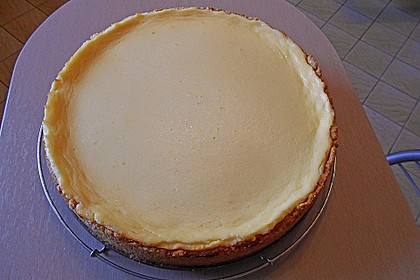 Käsekuchen cremig zart 11