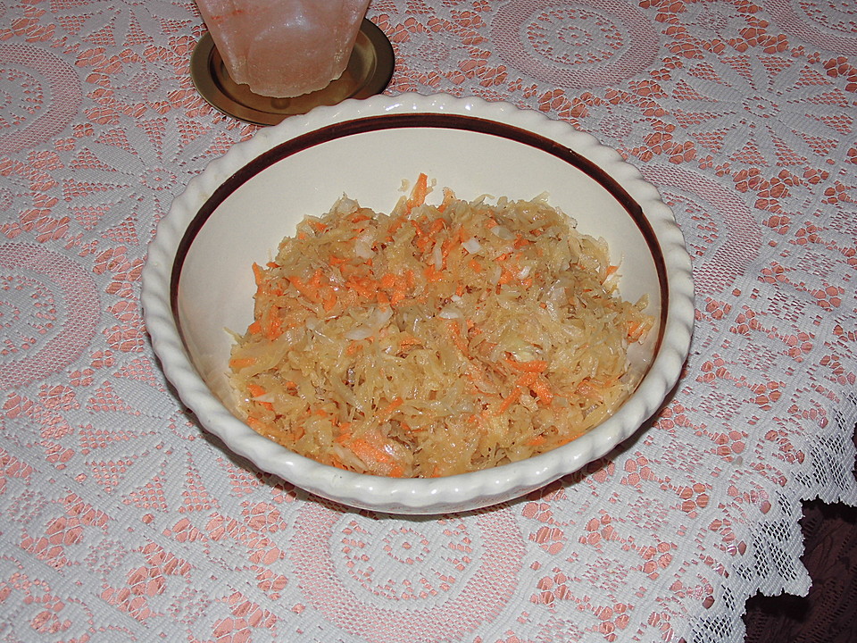 Sauerkrautsalat nach Omas Art von juana82 | Chefkoch.de