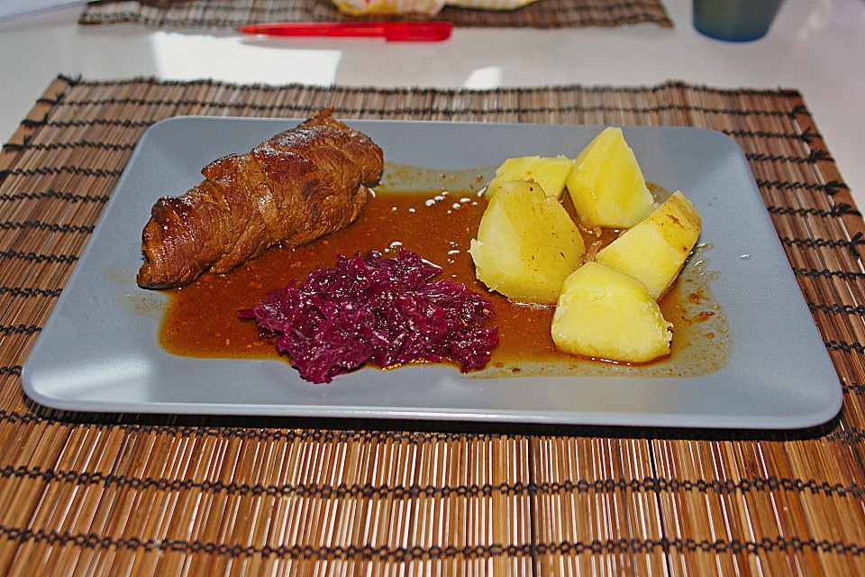 Rinderrouladen mit Kartoffeln und Rotkohl von HeinzV | Chefkoch.de