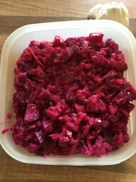 Chrissis Rote Bete - Apfel - Salat mit Meerrettich von Chrissi09 ...