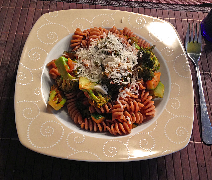 Mediterrane Pasta-Pfanne mit Gemüse und Ziegenkäse von CookingJulie ...