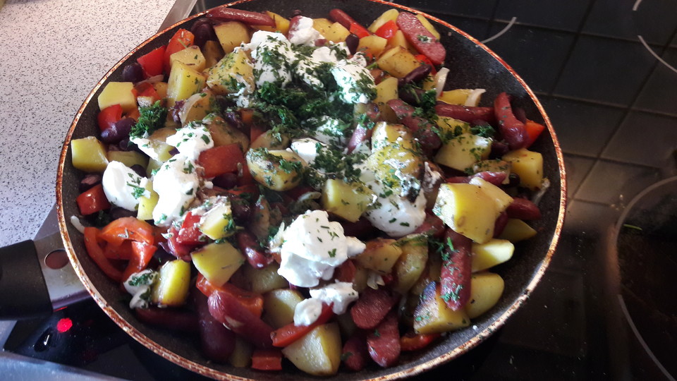 Bunte Kartoffel-Cabanossi-Pfanne mit Paprika von Kathinka1987 | Chefkoch.de