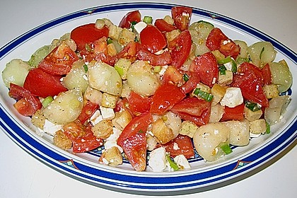 Tomatensalat mit Honigmelone und Schafskäse 22