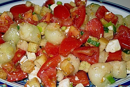Tomatensalat mit Honigmelone und Schafskäse 13