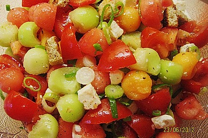 Tomatensalat mit Honigmelone und Schafskäse 10