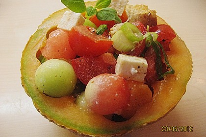 Tomatensalat mit Honigmelone und Schafskäse 3