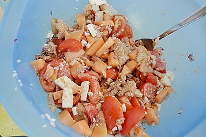 Tomatensalat mit Honigmelone und Schafskäse 26