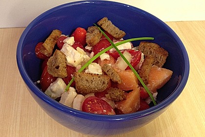 Tomatensalat mit Honigmelone und Schafskäse 12