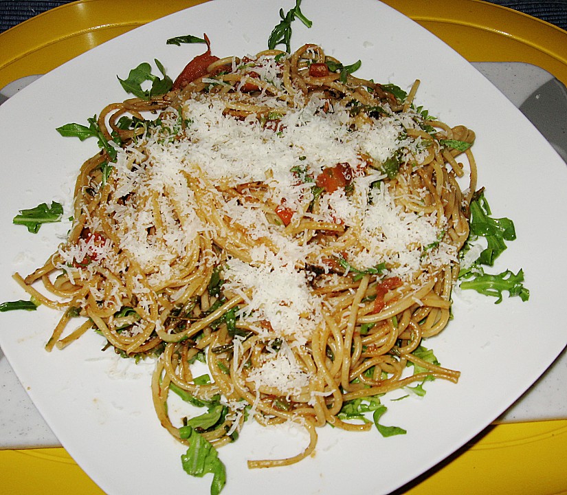 Pasta aglio olio mit Rucola und Tomaten von sesaschw Chefkoch.de