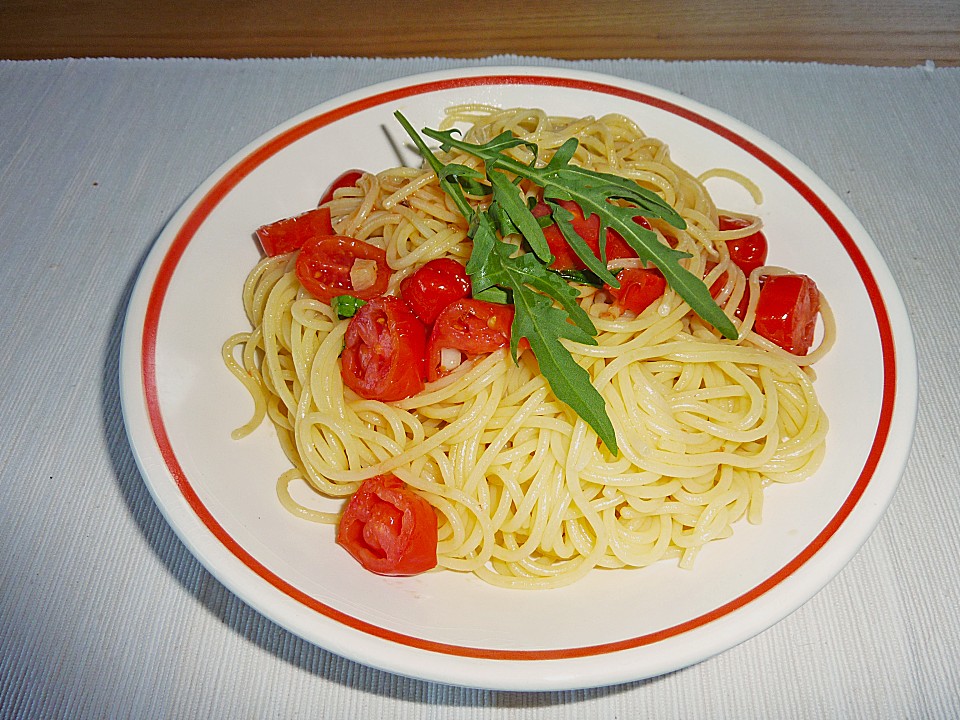Pasta aglio olio mit Rucola und Tomaten von sesaschw Chefkoch.de