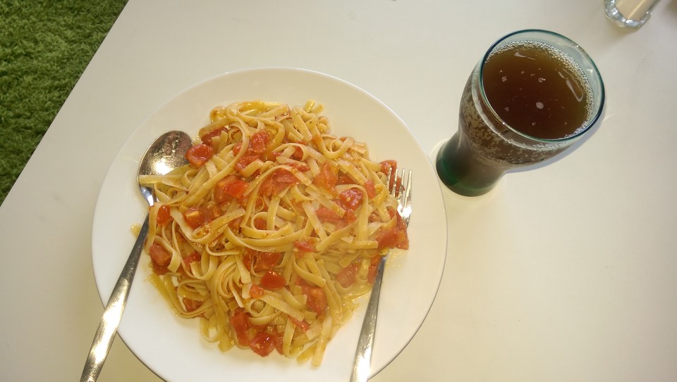 Pasta aglio olio mit Rucola und Tomaten von sesaschw Chefkoch.de