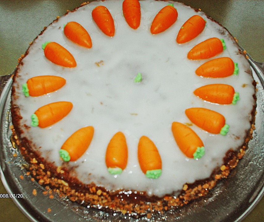 Österliche Möhrentorte von Wyrwaa | Chefkoch.de
