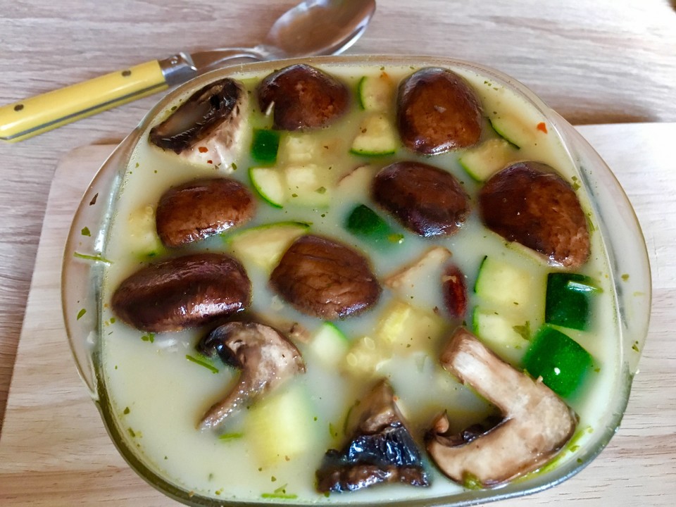 Grünkernsuppe mit Walnusskernen und Champignons von Schoko-Rosi ...