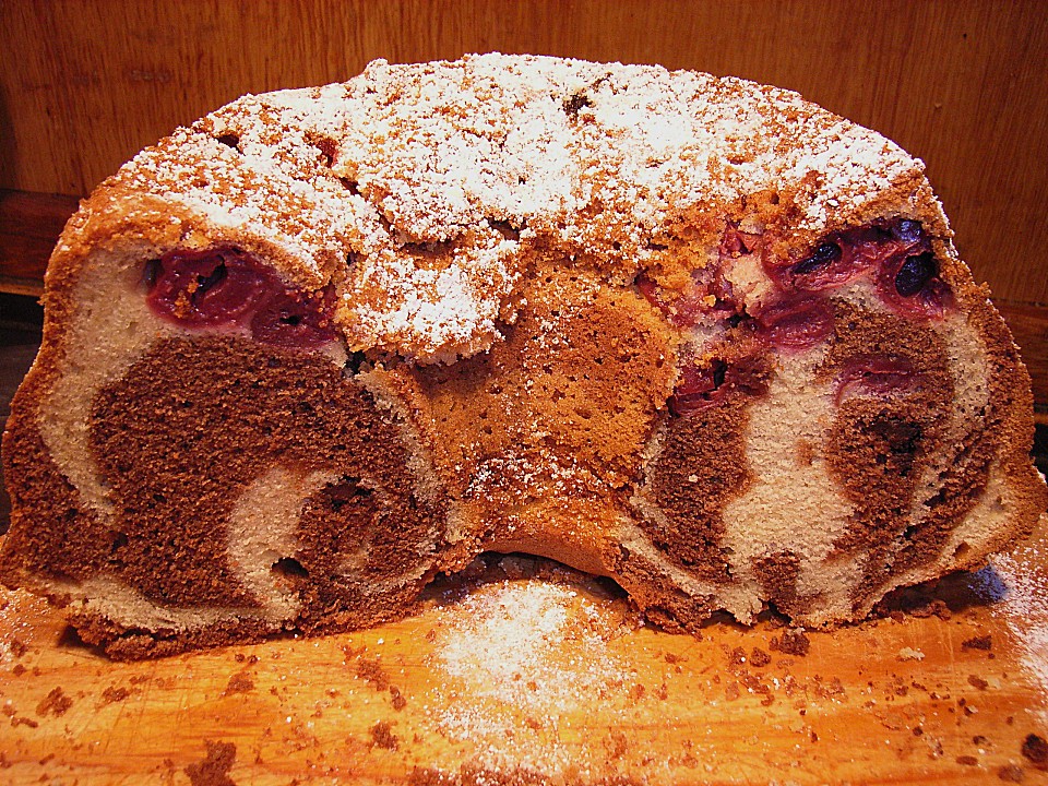 Schwarzwälder-Kirsch Gugelhupf von genovefa56 | Chefkoch.de Schwarzwälder-Kirsch Gugelhupf von genovefa56 | Chefkoch.de