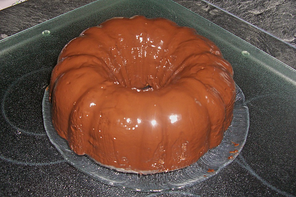 Schwarzwälder-Kirsch Gugelhupf von genovefa56 | Chefkoch.de Schwarzwälder-Kirsch Gugelhupf von genovefa56 | Chefkoch.de