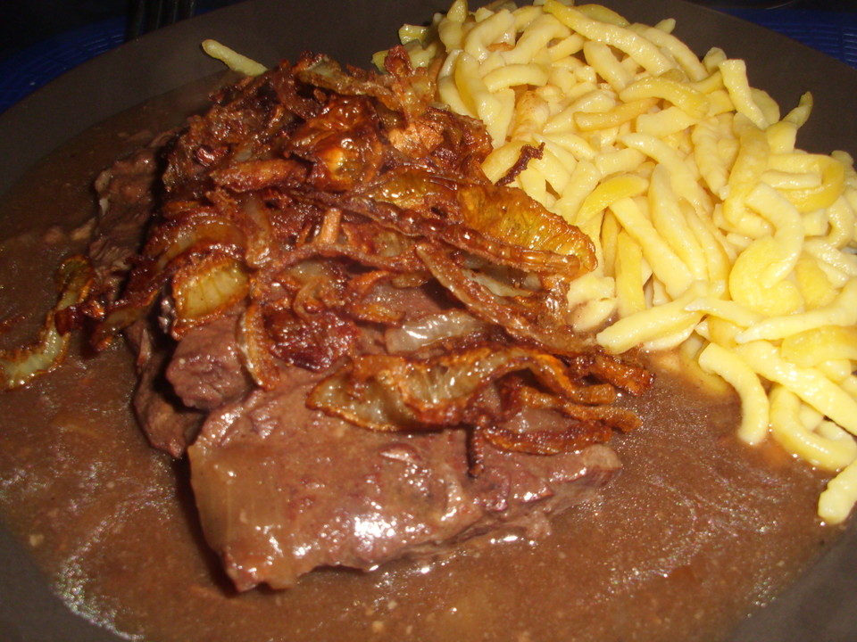 Gedünsteter Zwiebelrostbraten von zimmerbine | Chefkoch.de