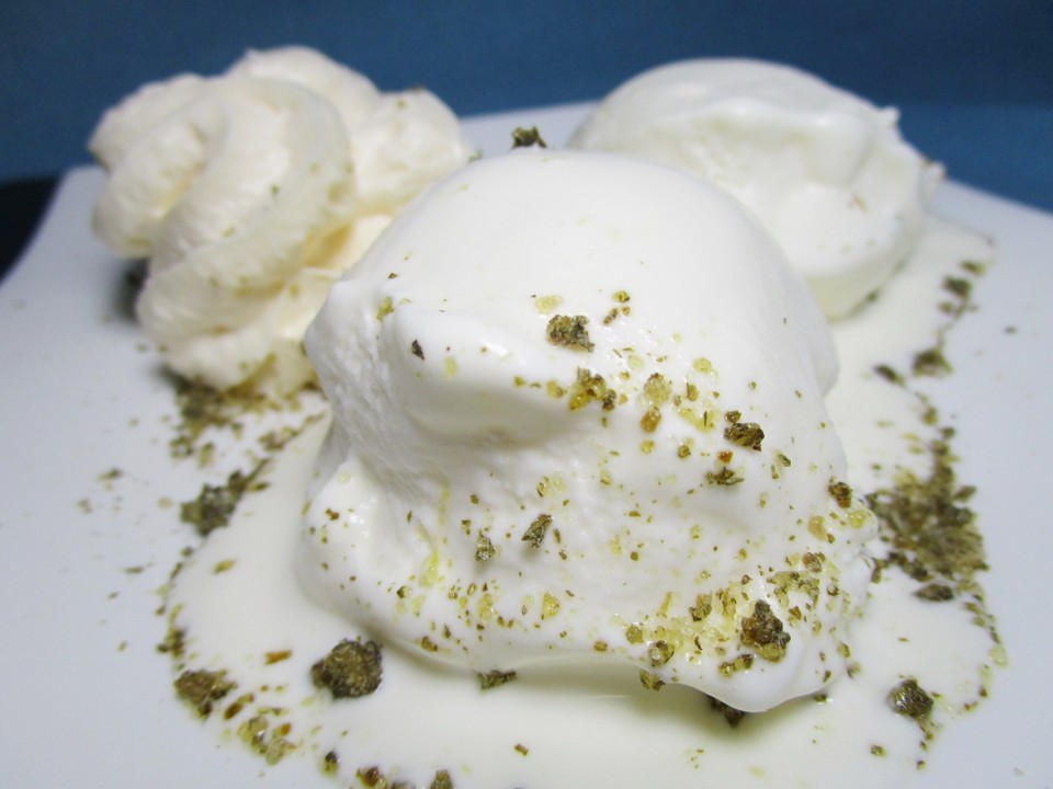 Limoncello - Joghurt - Eis von heimwerkerkönig | Chefkoch.de
