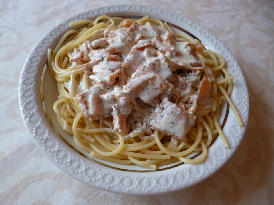 Spaghetti mit Räucherlachs von chrissi43 | Chefkoch.de