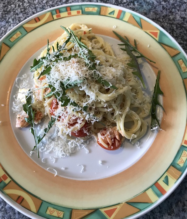 Spaghetti mit Räucherlachs von chrissi43 | Chefkoch.de