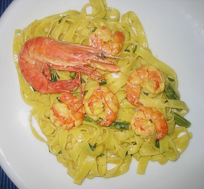 Tagliatelle mit Gambas in einer Krustentier - Safran Sauce von ...