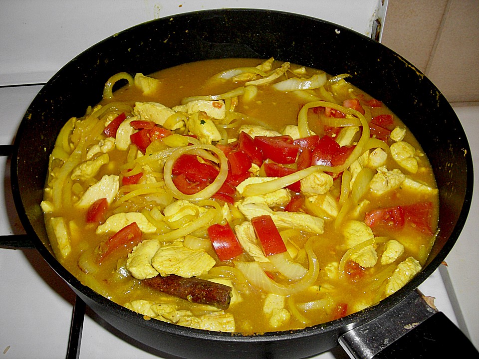 Huhn in Tomaten - Zwiebel - Sauce von mareikaeferchen | Chefkoch.de