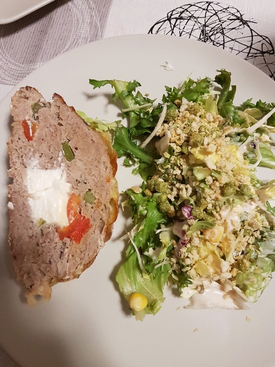 Hackbraten gefüllt mit Feta und Paprika von janine06 | Chefkoch.de