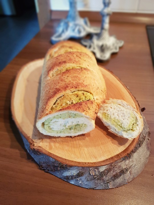 Grünes und rotes Pestobrot von mausemaja | Chefkoch.de