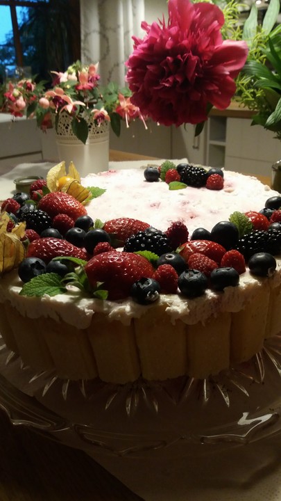 Quark - Sahne - Torte mit Himbeeren von sandy07 | Chefkoch.de