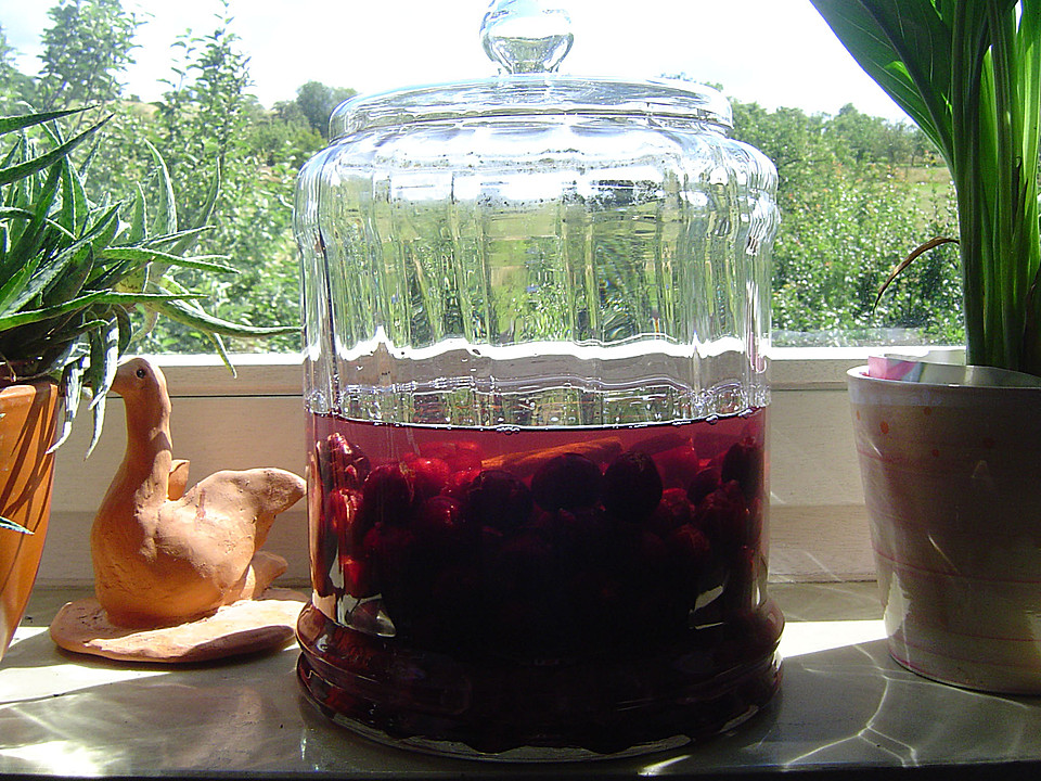 Kirschlikör von ninegranini | Chefkoch.de