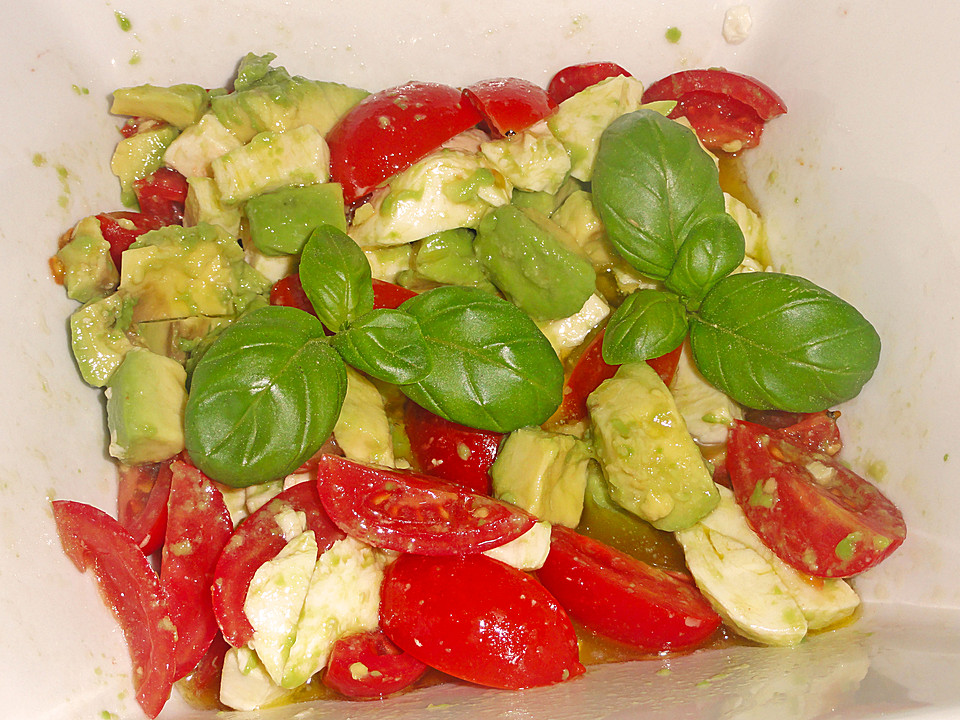 Avocado - Tomaten - Mozzarella - Salat von MrsJenny | Chefkoch.de