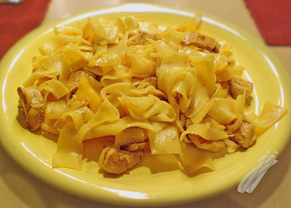 Nudelpfanne Mit Putenstreifen Pfirsich Und Curry Von Cha Cha Chefkoch ...