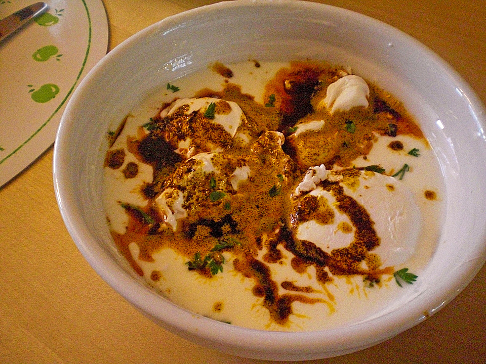 Pochierte Eier in Joghurtsauce türkische Art von IndianJenny | Chefkoch.de