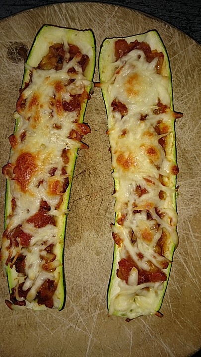 Vegetarisch gefüllte Zucchini von bombina-conny | Chefkoch.de