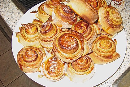 Schwedische Zimtschnecken (Kanelbullar) 165