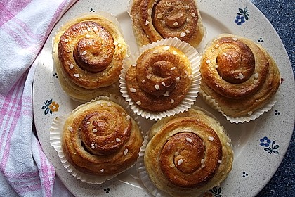 Schwedische Zimtschnecken (Kanelbullar) 35