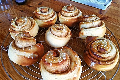 Schwedische Zimtschnecken (Kanelbullar) 107