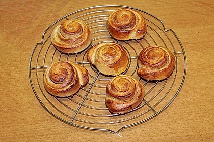 Schwedische Zimtschnecken (Kanelbullar) 105