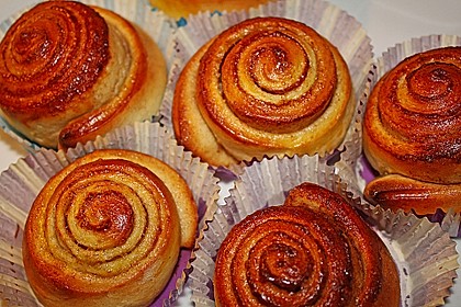 Schwedische Zimtschnecken (Kanelbullar) 13