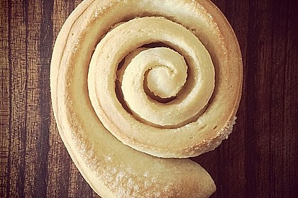 Schwedische Zimtschnecken (Kanelbullar) 24