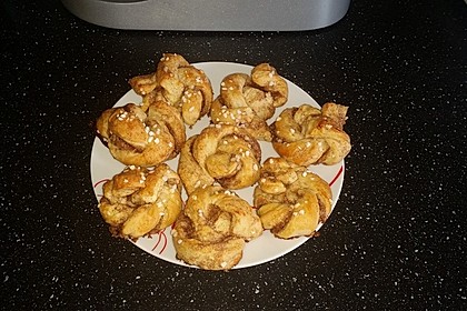 Schwedische Zimtschnecken (Kanelbullar) 109