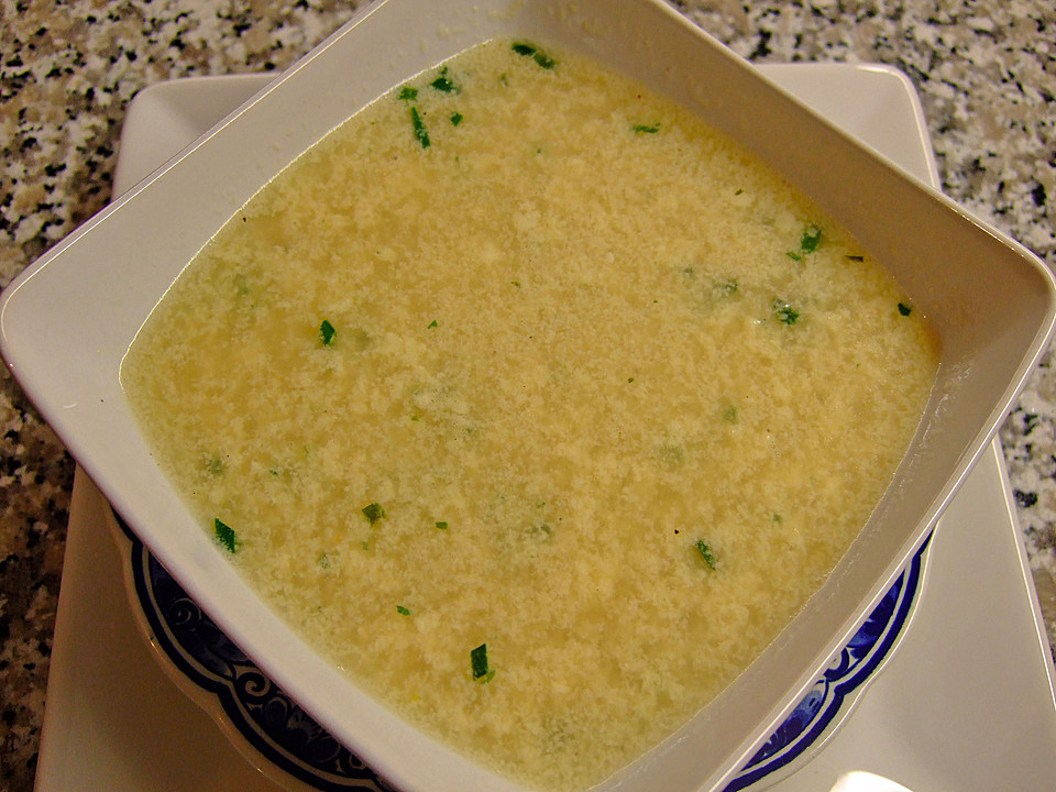Hühnerbouillon mit Ei und Parmesan von plumbum Chefkoch.de
