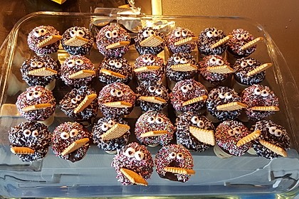 Kleine Kuchen im Waffelbecher 94