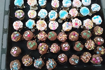 Kleine Kuchen im Waffelbecher 95