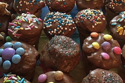 Kleine Kuchen im Waffelbecher 200