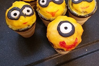 Kleine Kuchen im Waffelbecher 201