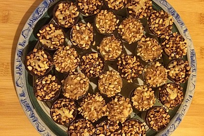 Kleine Kuchen im Waffelbecher 244