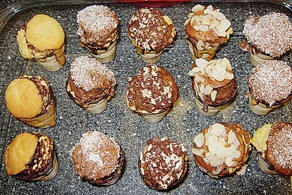 Kleine Kuchen im Waffelbecher 405